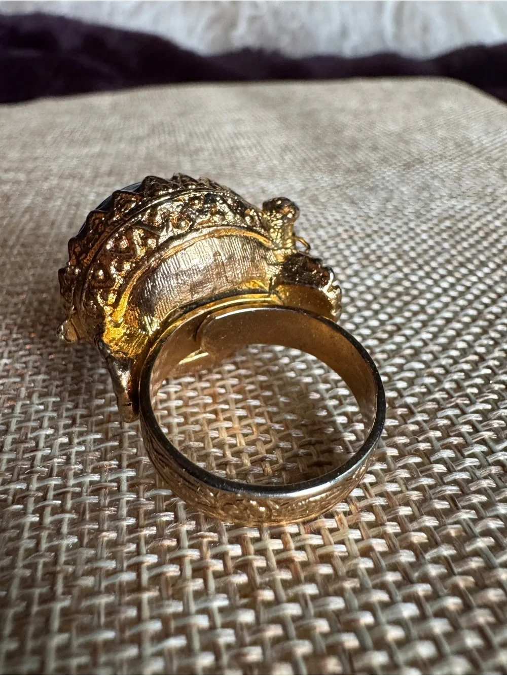 No brand handcrafted gold